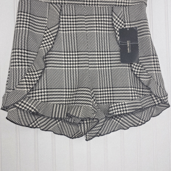 Zara Stylish Plaid High Waisted Shorts Size M‎ - Picture 4 of 10